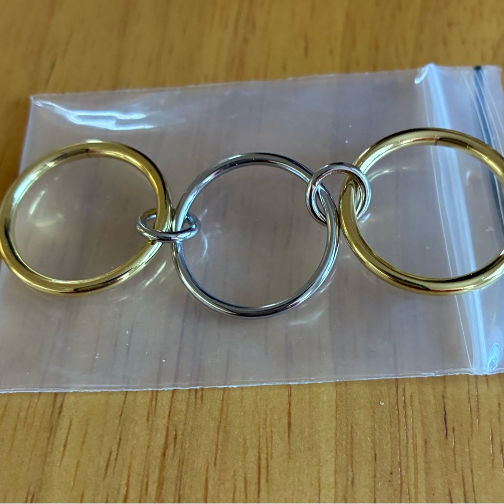 Two-Tone Metal Ring Connector - Gold & Silver